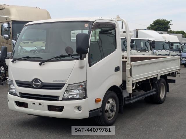 Hino DUTRO 2017-06 8229684-0