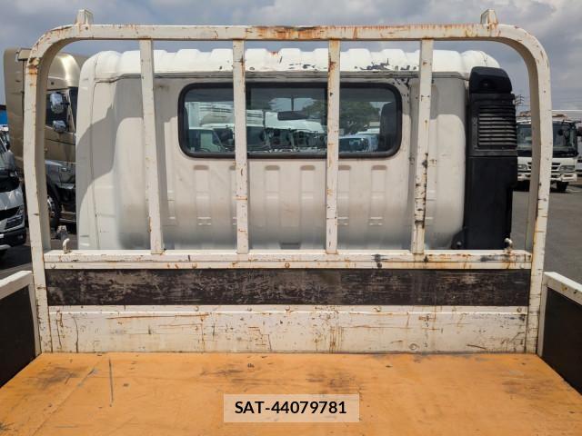 Hino DUTRO 2017-06 8229684-14