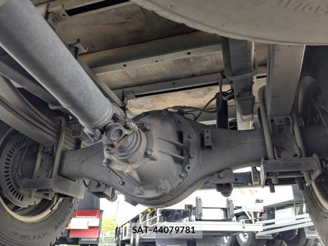 Hino DUTRO 2017-06 8229684-18