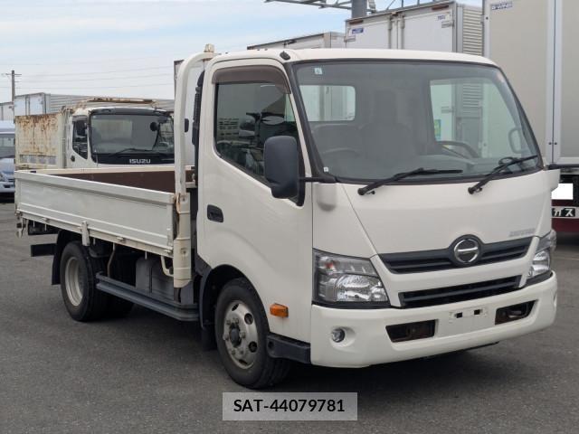Hino DUTRO 2017-06 8229684-1