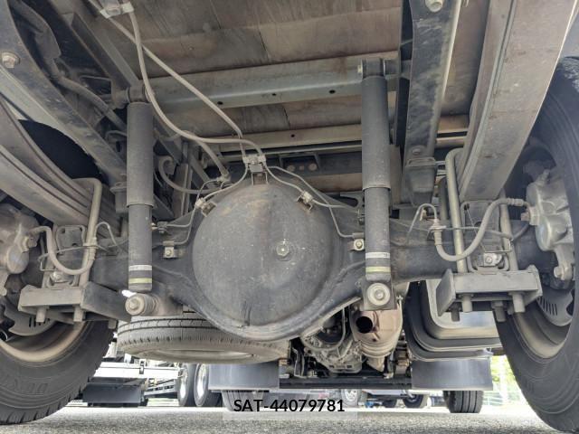 Hino DUTRO 2017-06 8229684-21