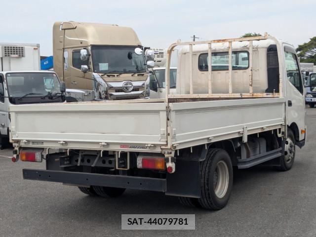 Hino DUTRO 2017-06 8229684-2
