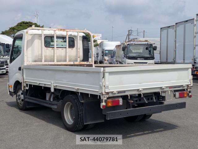 Hino DUTRO 2017-06 8229684-3
