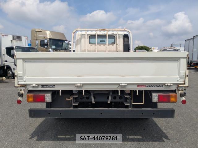 Hino DUTRO 2017-06 8229684-4
