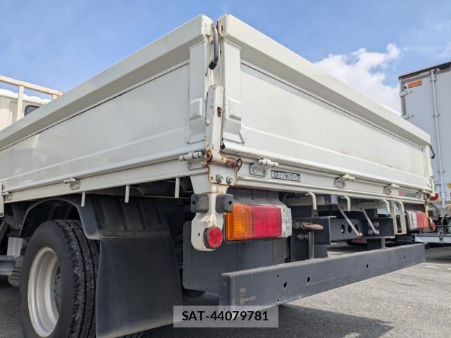 Hino DUTRO 2017-06 8229684-5