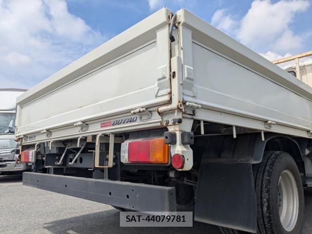 Hino DUTRO 2017-06 8229684-6