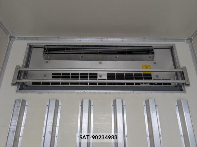 Hino DUTRO 2021-07 8229644-17