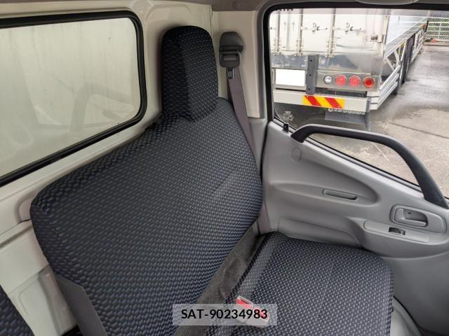 Hino DUTRO 2021-07 8229644-27