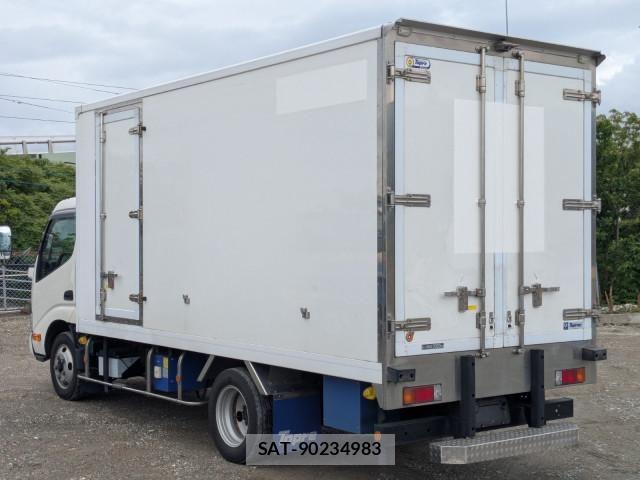 Hino DUTRO 2021-07 8229644-3