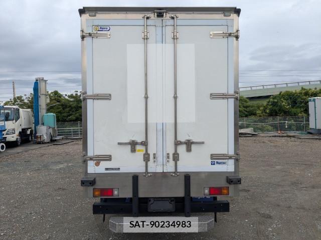 Hino DUTRO 2021-07 8229644-4