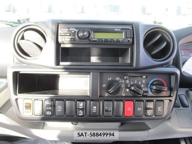 Hino DUTRO 2025-10 8229592-11