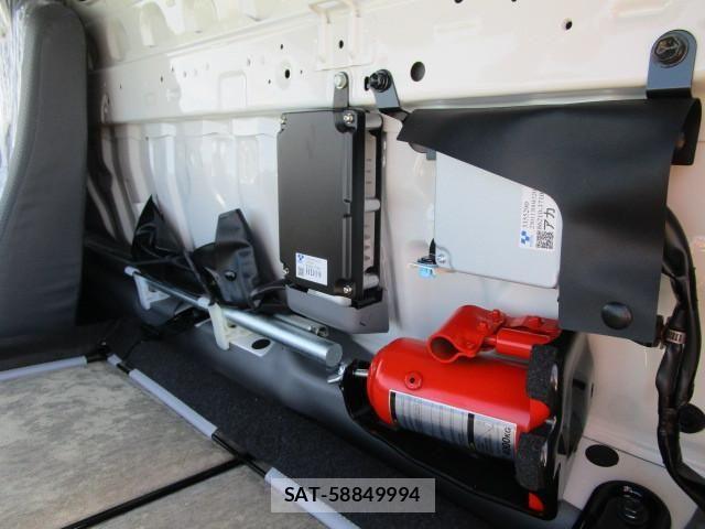 Hino DUTRO 2025-10 8229592-16