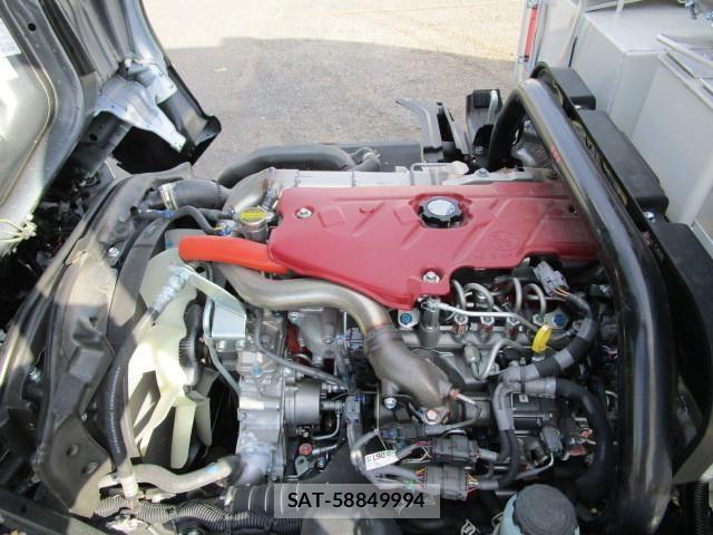 Hino DUTRO 2025-10 8229592-18