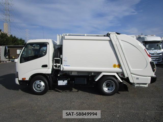 Hino DUTRO 2025-10 8229592-4