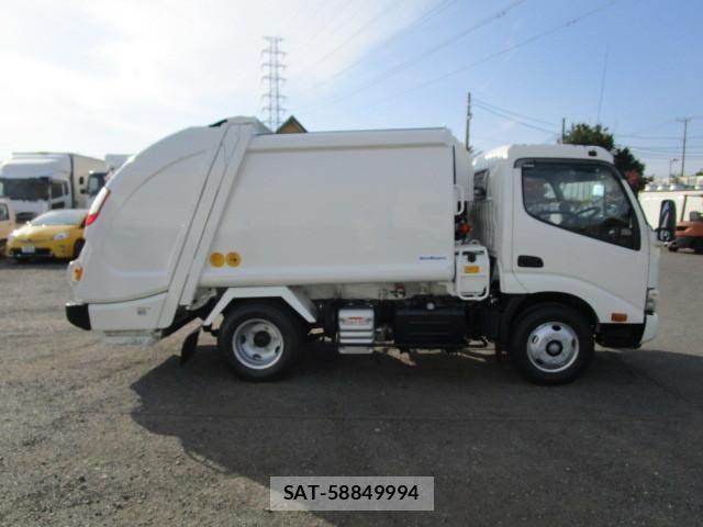 Hino DUTRO 2025-10 8229592-5