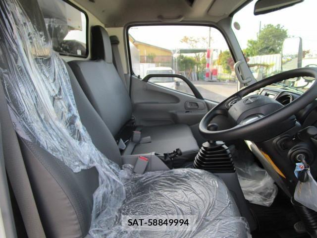 Hino DUTRO 2025-10 8229592-8