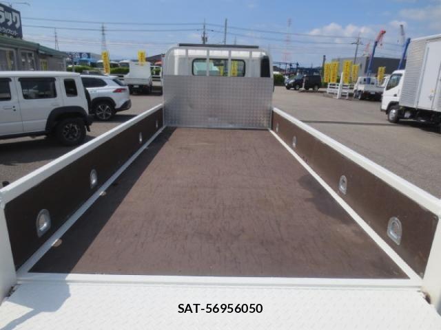 Hino DUTRO 2023-08 8229649-9