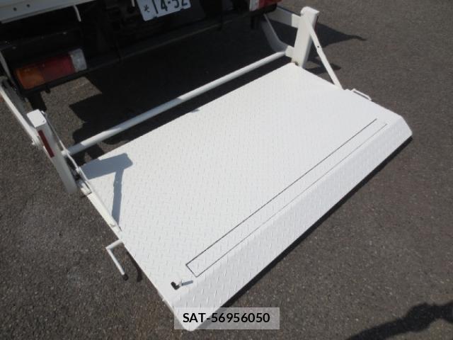 Hino DUTRO 2023-08 8229649-10