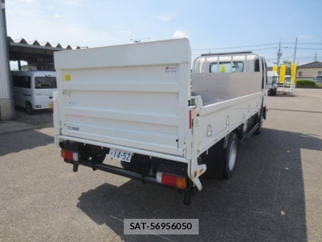 Hino DUTRO 2023-08 8229649-3