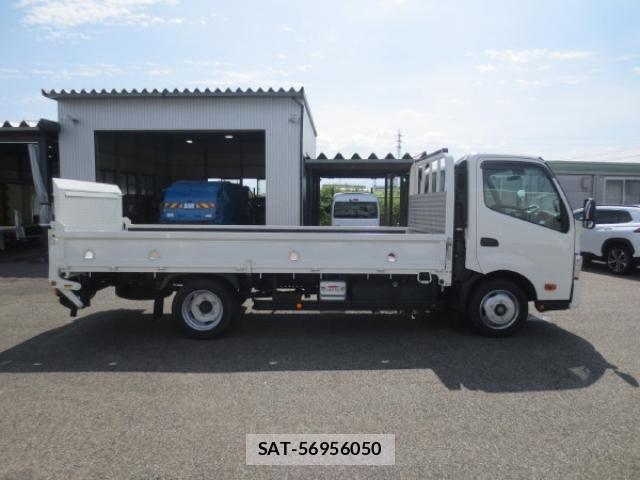 Hino DUTRO 2023-08 8229649-7