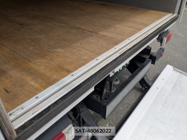 Hino DUTRO 2024-07 8229615-10