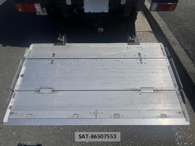 Hino DUTRO 2024-03 8229612-9