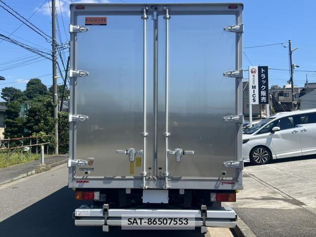 Hino DUTRO 2024-03 8229612-7