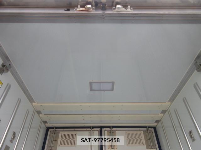 Hino DUTRO 2020-06 8229655-10