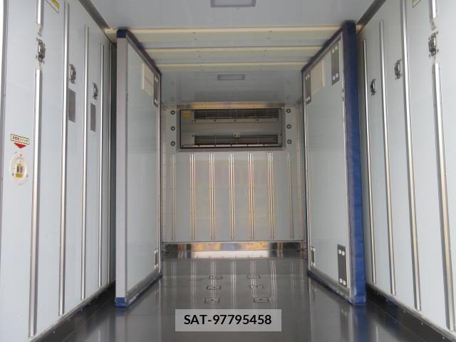 Hino DUTRO 2020-06 8229655-12