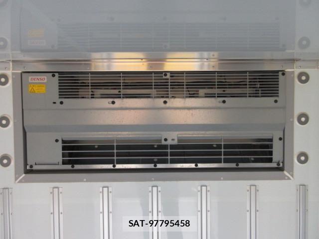 Hino DUTRO 2020-06 8229655-13