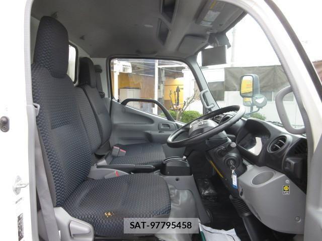 Hino DUTRO 2020-06 8229655-19