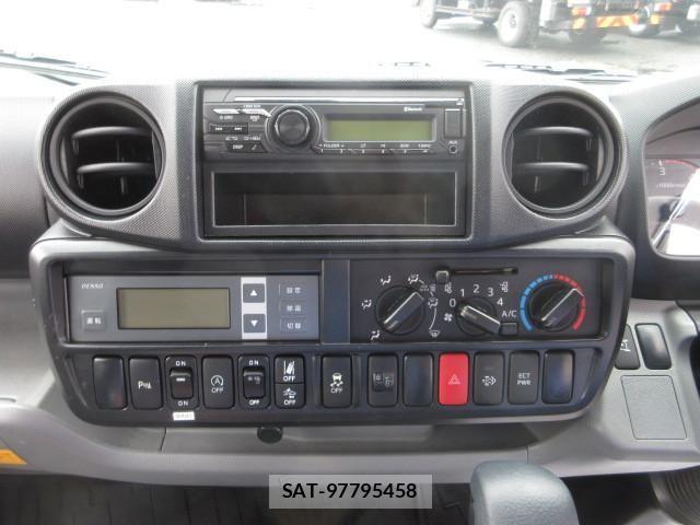 Hino DUTRO 2020-06 8229655-22