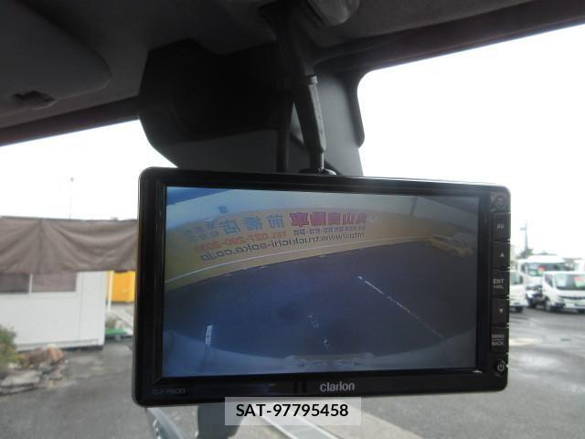 Hino DUTRO 2020-06 8229655-24