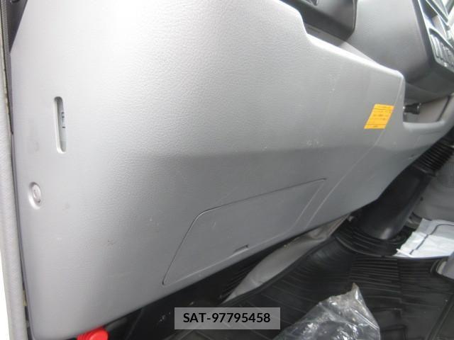 Hino DUTRO 2020-06 8229655-25