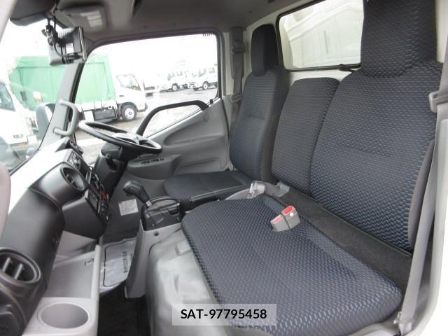 Hino DUTRO 2020-06 8229655-27
