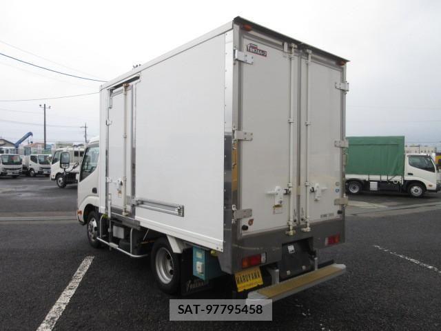 Hino DUTRO 2020-06 8229655-2