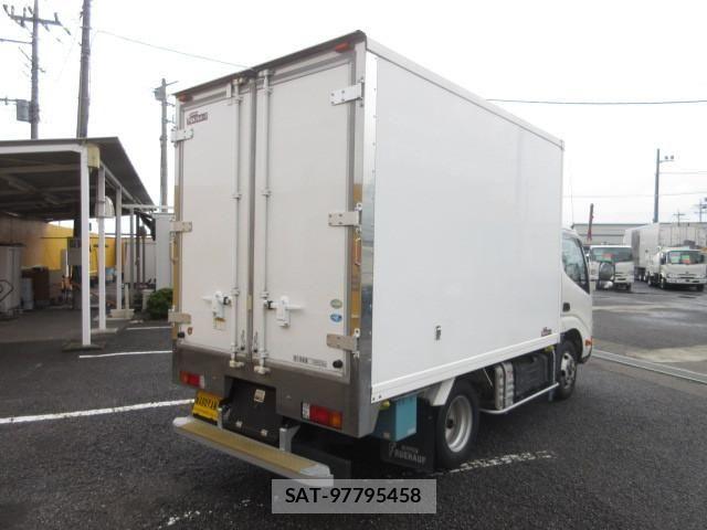 Hino DUTRO 2020-06 8229655-3