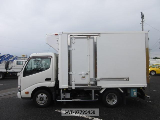 Hino DUTRO 2020-06 8229655-4
