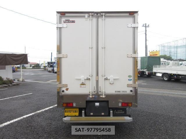 Hino DUTRO 2020-06 8229655-6