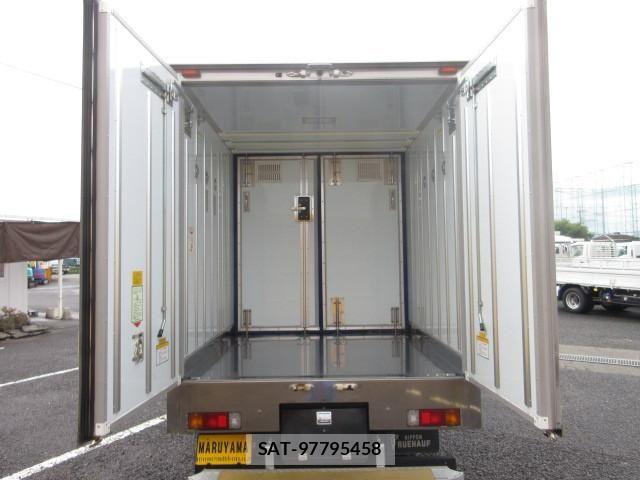 Hino DUTRO 2020-06 8229655-7