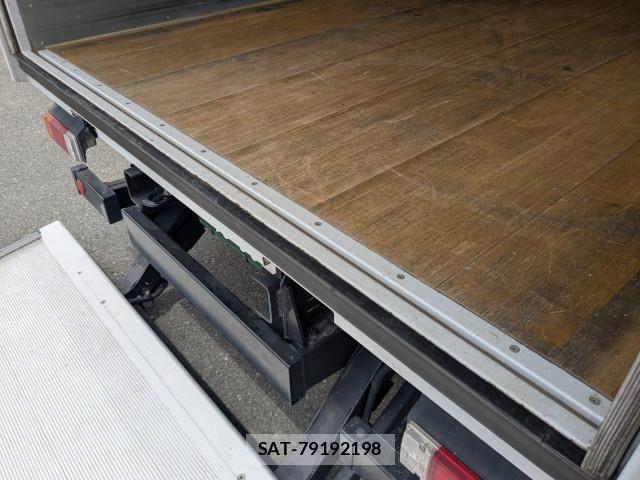 Hino DUTRO 2024-07 8229618-11
