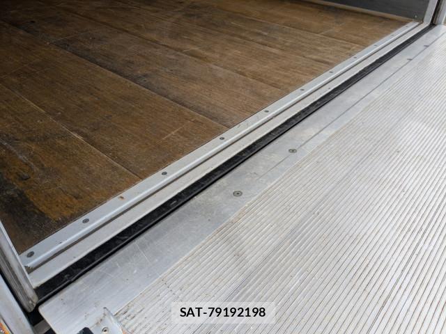 Hino DUTRO 2024-07 8229618-12