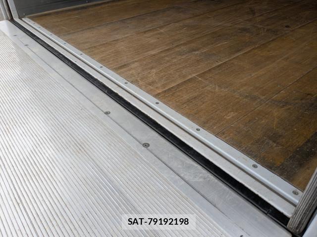 Hino DUTRO 2024-07 8229618-13