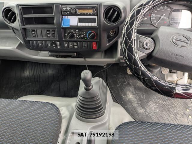 Hino DUTRO 2024-07 8229618-27