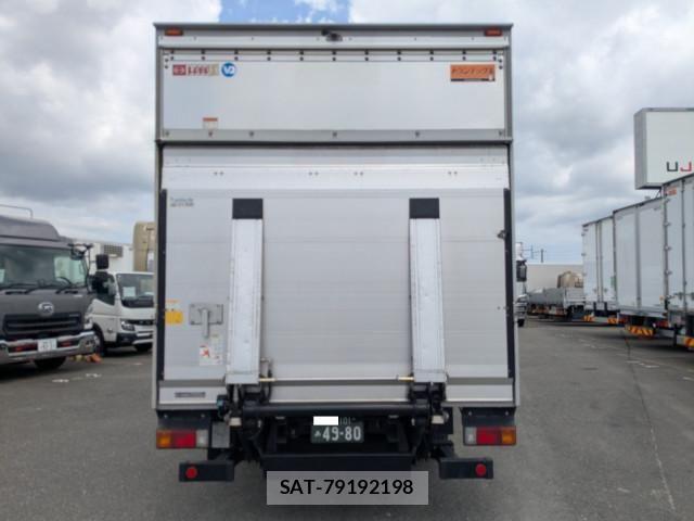 Hino DUTRO 2024-07 8229618-6