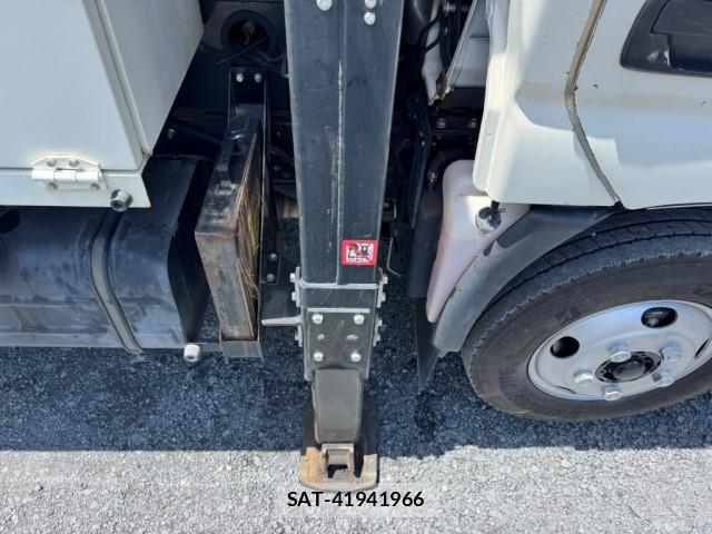 Hino DUTRO 2018-01 8229678-16