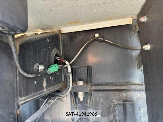 Hino DUTRO 2018-01 8229678-24