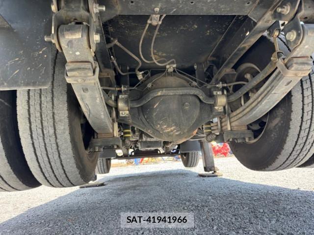 Hino DUTRO 2018-01 8229678-25