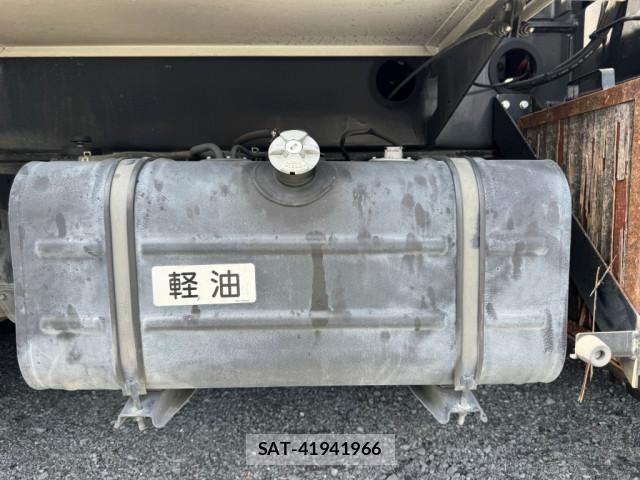Hino DUTRO 2018-01 8229678-26