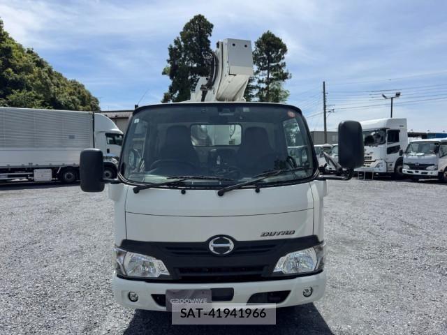 Hino DUTRO 2018-01 8229678-5